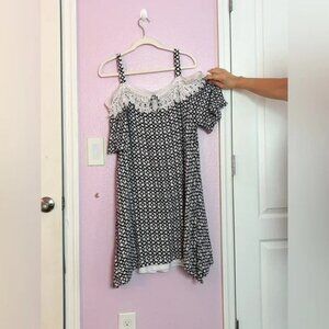 Nina Leonard Elegant Black andWhite Lace Dress